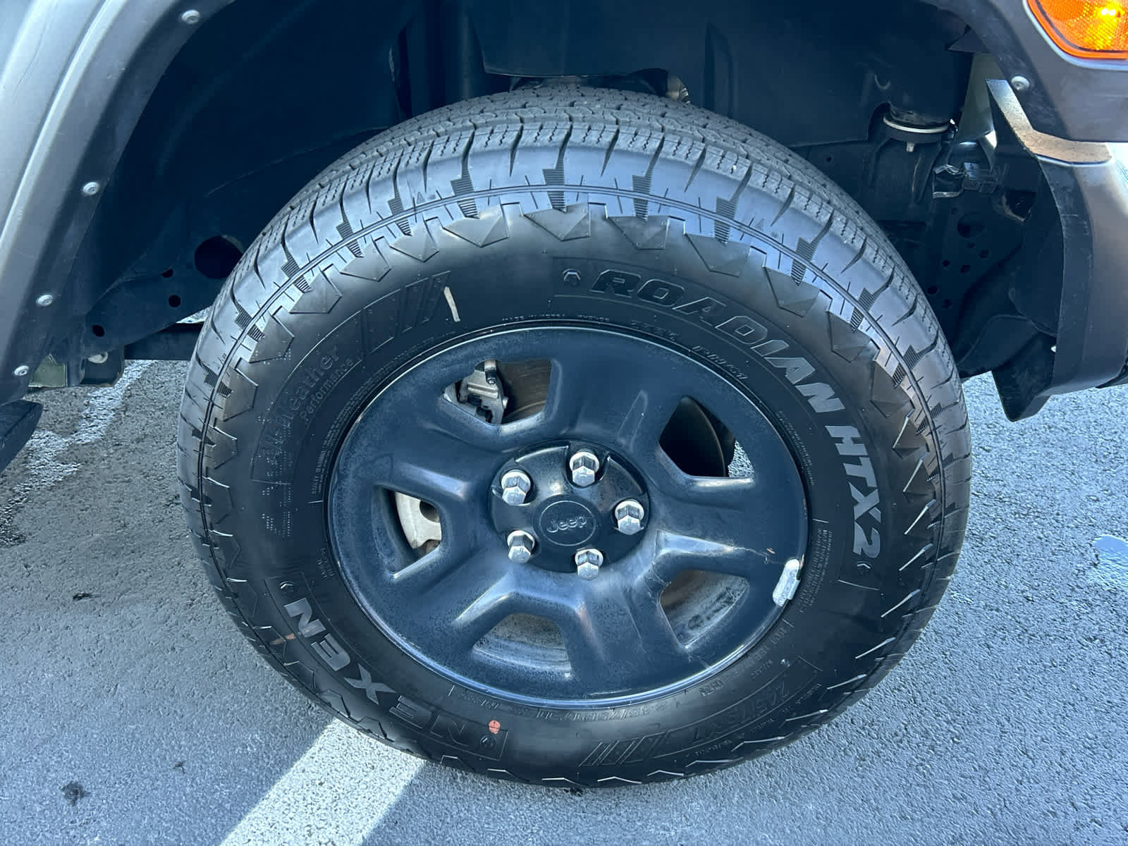 Used 2022 Jeep Wrangler Sport image 12