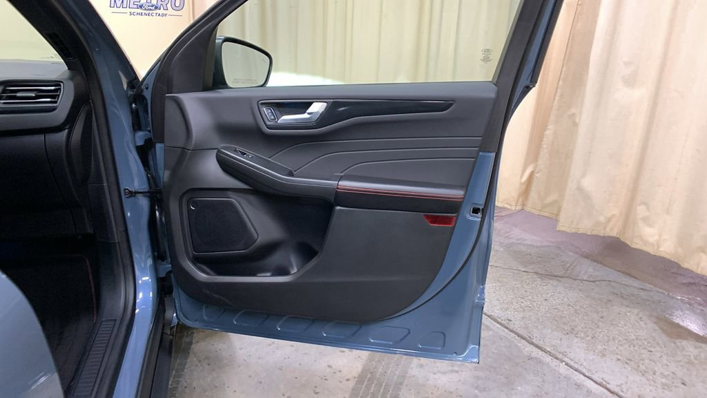 Certified 2023 Ford Escape ST-Line Elite image 13