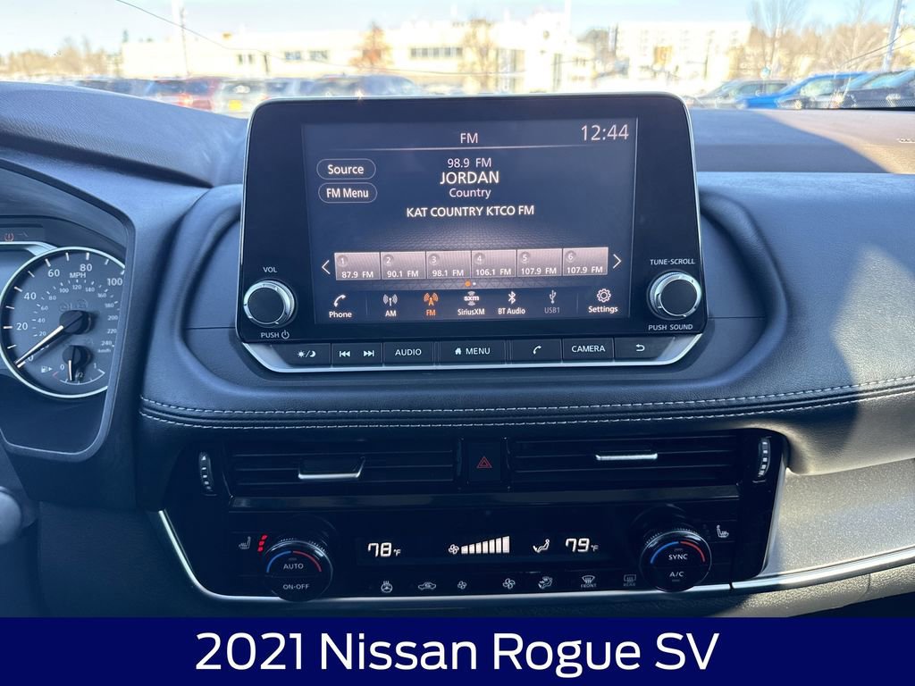 Used 2021 Nissan Rogue SV image 21