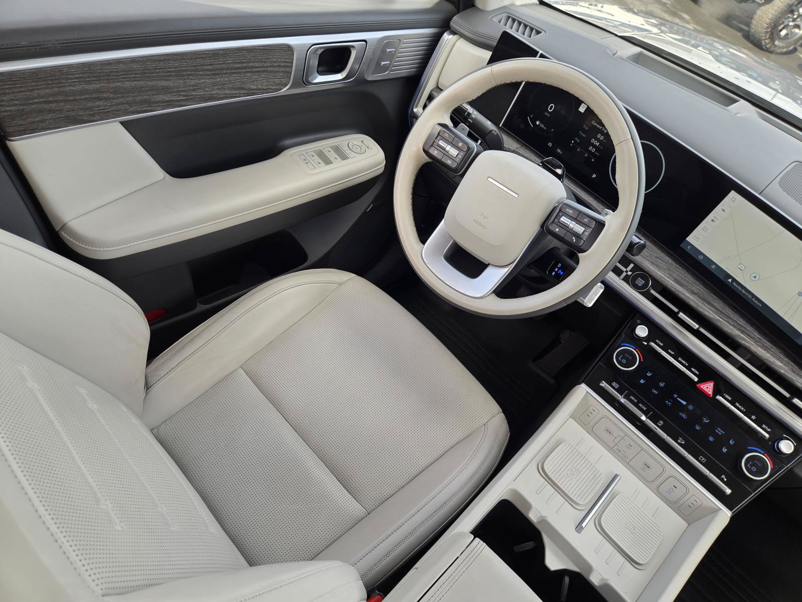 Used 2024 Hyundai Santa Fe Calligraphy FWD image 18