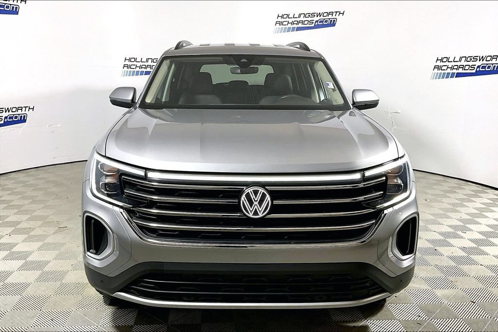 Used 2025 Volkswagen Atlas SE FWD image 2