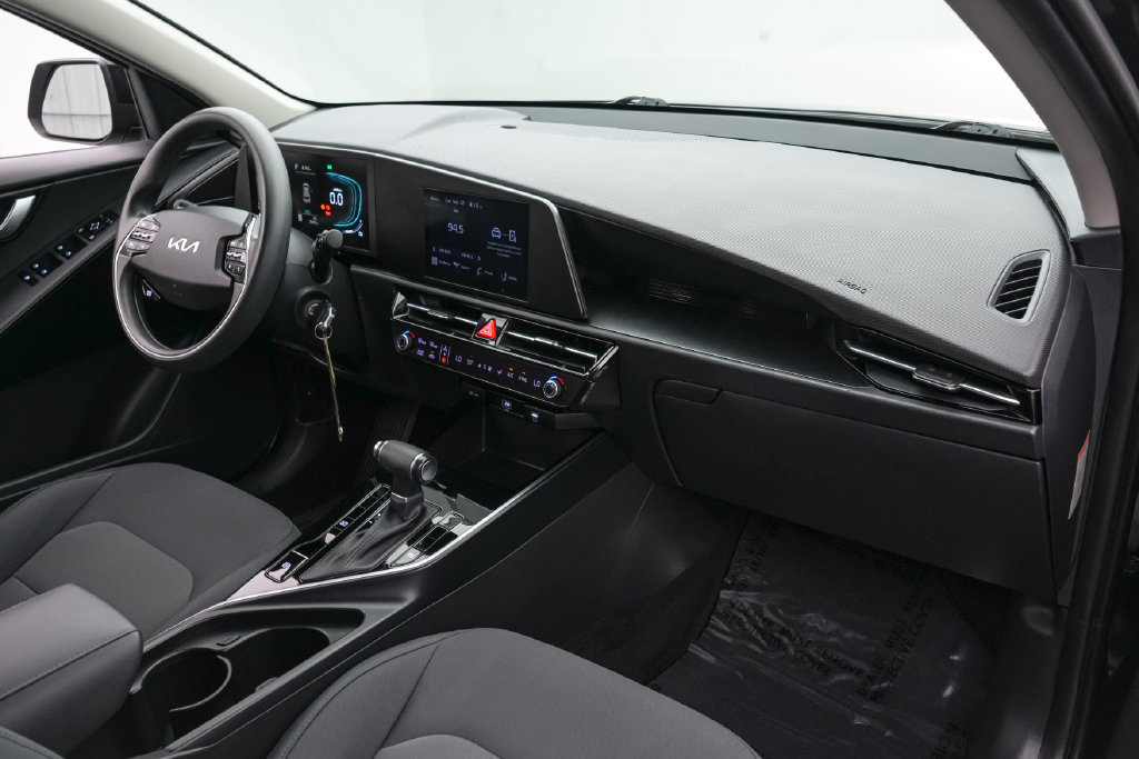 Used 2025 Kia Niro LX FWD image 21
