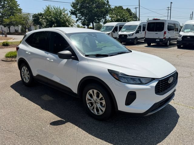 Certified 2025 Ford Escape Active FWD image 3