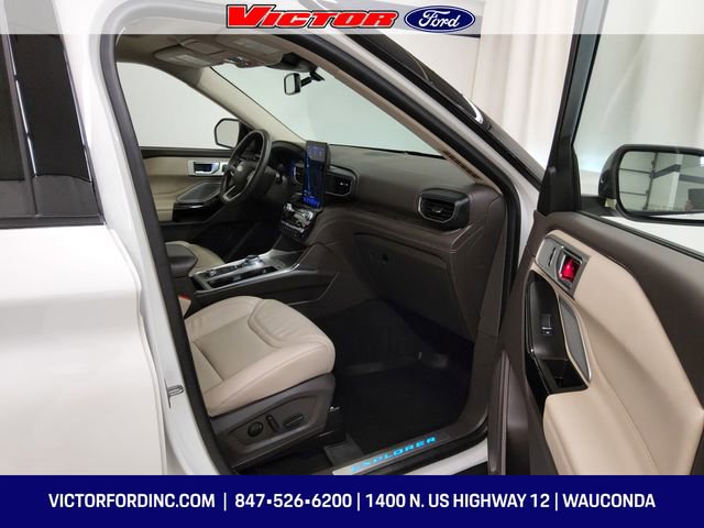 Certified 2022 Ford Explorer Platinum w/ Equipment Group 601A image 17