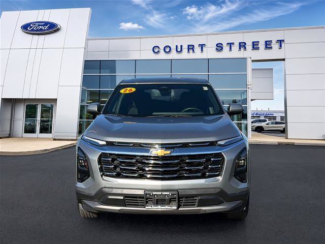 Used 2026 Chevrolet Equinox LT AWD/4WD image 2