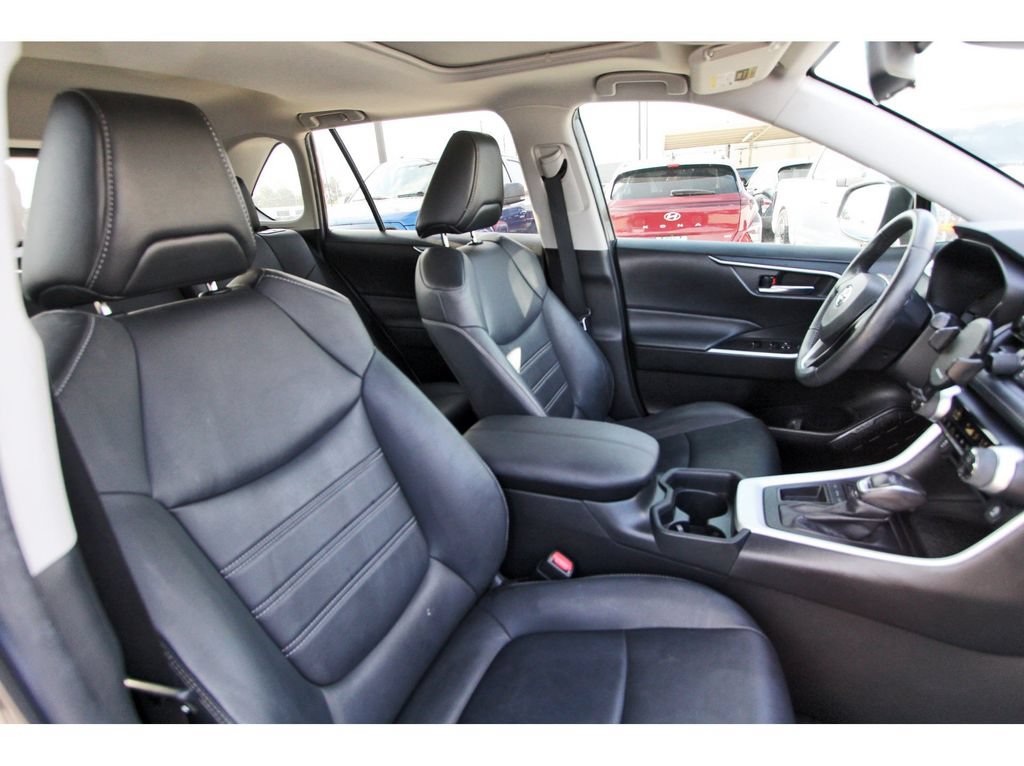 Used 2021 Toyota RAV4 XLE Premium FWD image 26