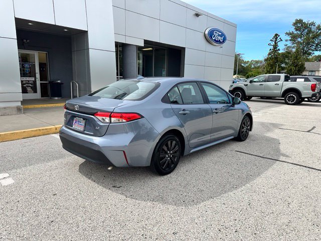 Used 2025 Toyota Corolla LE FWD image 17