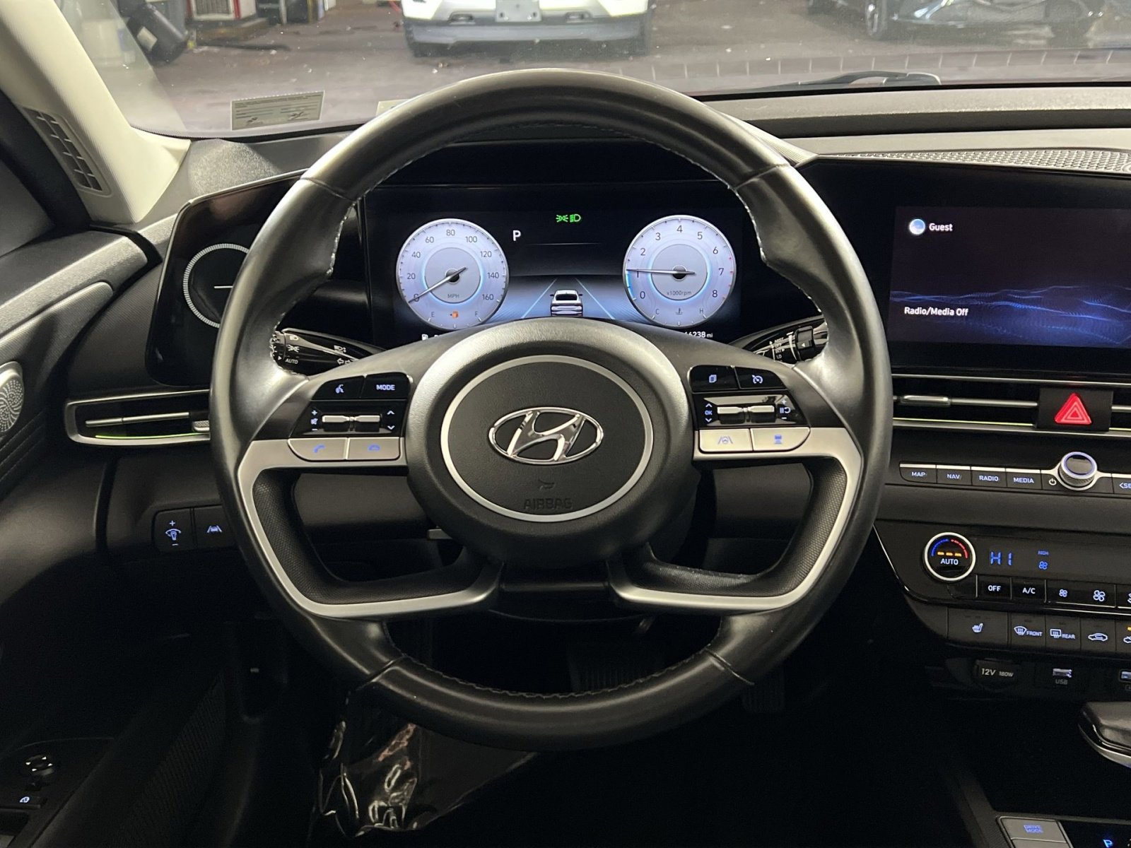 Used 2022 Hyundai Elantra Limited image 14