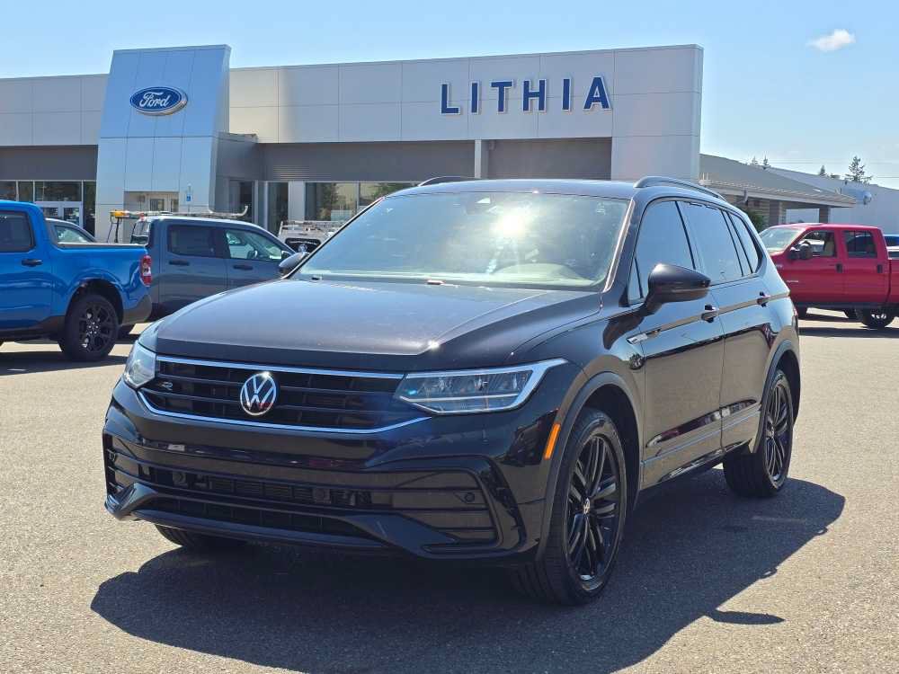 Used 2022 Volkswagen Tiguan SE R-Line AWD/4WD image 1