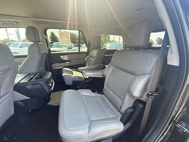 Certified 2025 Ford Expedition Active AWD/4WD image 22
