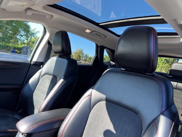 Certified 2022 Ford Escape SEL w/ SEL Stealth AWD Package image 17