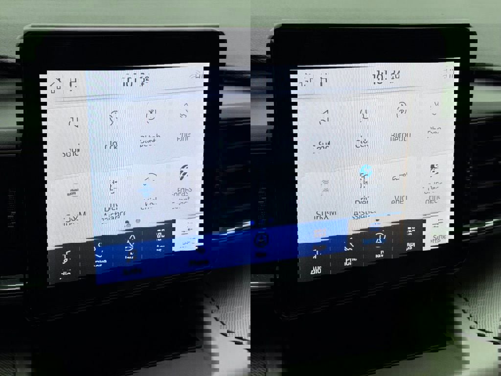 Certified 2022 Ford Explorer XLT w/ Equipment Group 202A image 25