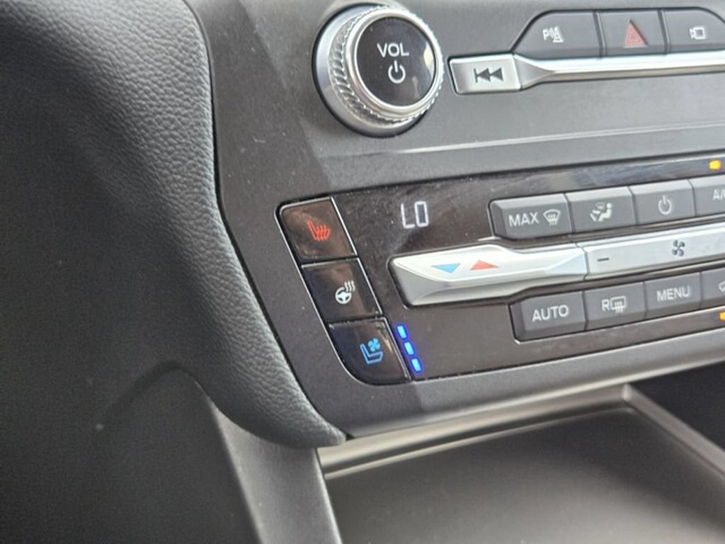 Certified 2020 Ford Explorer Limited AWD/4WD image 28