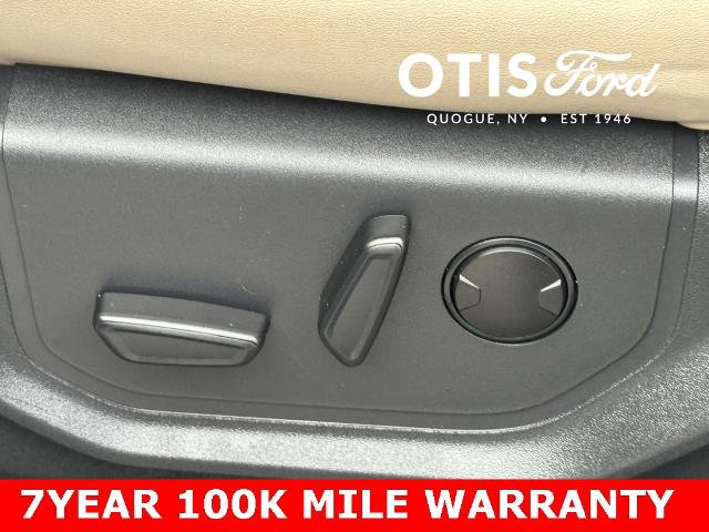 Certified 2024 Ford Expedition XLT image 17