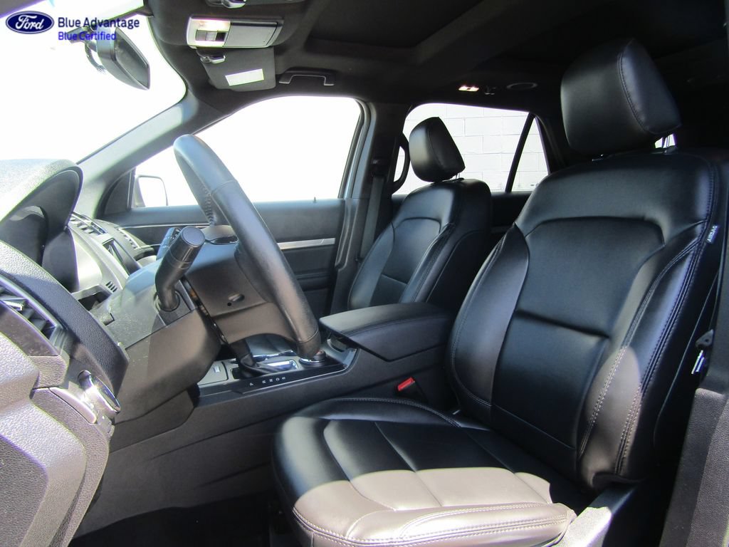 Certified 2019 Ford Explorer XLT w/ Equipment Group 202A AWD/4WD image 17