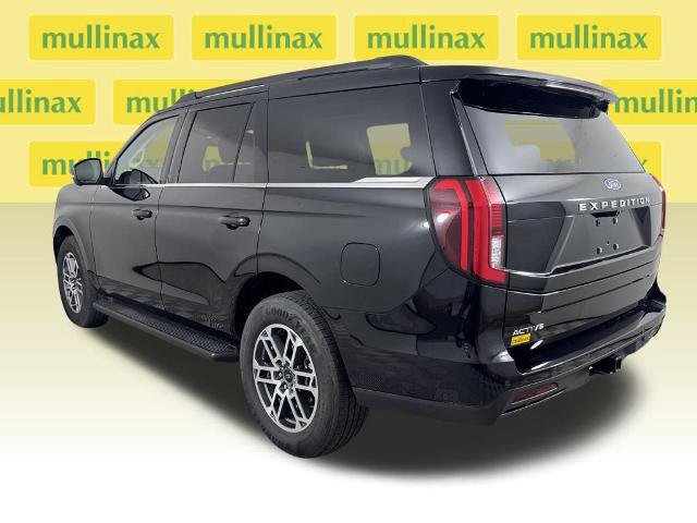 Certified 2025 Ford Expedition Active image 3