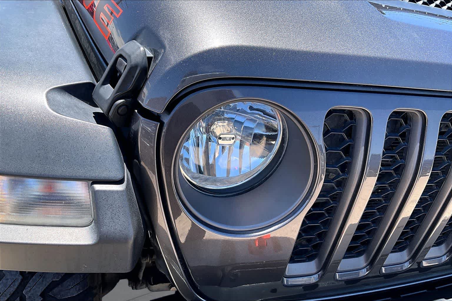 Used 2023 Jeep Gladiator Mojave w/ Trailer Tow Package AWD/4WD image 26
