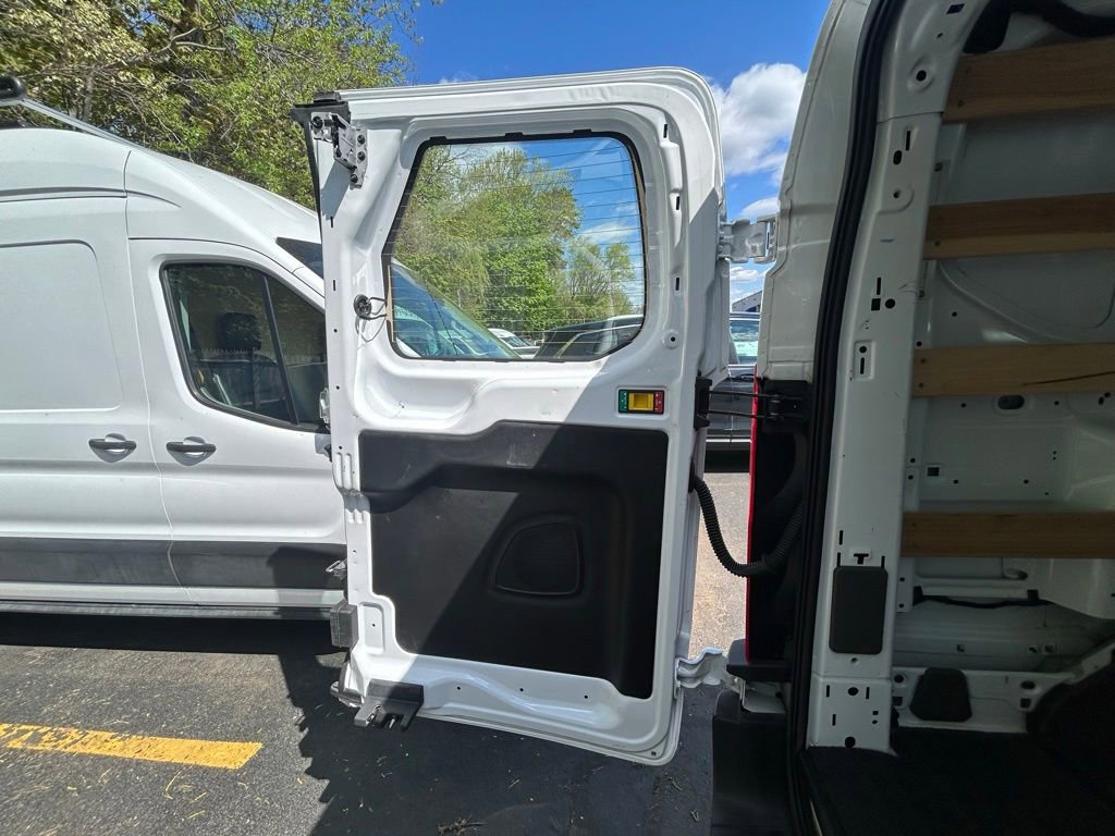 Certified 2025 Ford Transit 250 Low Roof w/ Exterior Upgrade Package RWD image 8