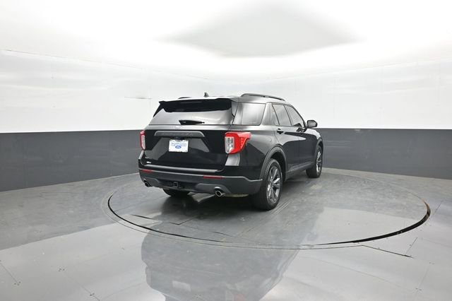 Certified 2022 Ford Explorer XLT w/ Equipment Group 202A AWD/4WD image 7