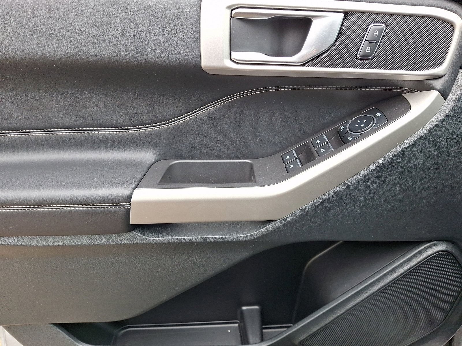 Certified 2023 Ford Explorer XLT AWD/4WD image 15