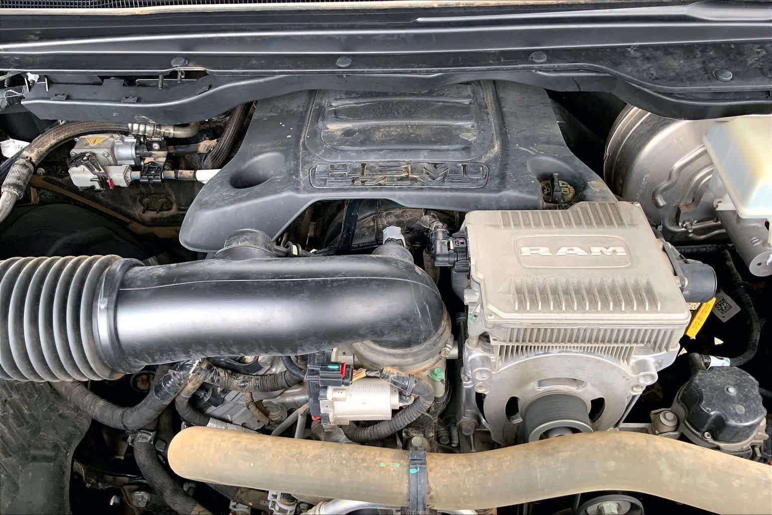 Used 2019 RAM 1500 Laramie AWD/4WD image 33