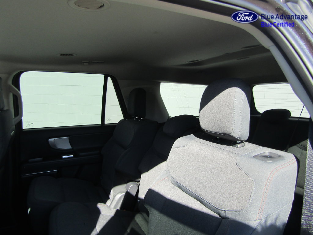 Certified 2025 Ford Expedition Active AWD/4WD image 35