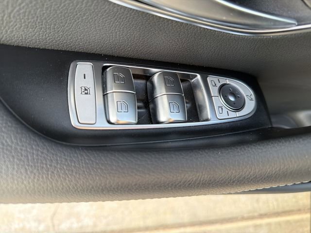 Used 2022 Mercedes-Benz E 350 Sedan image 9