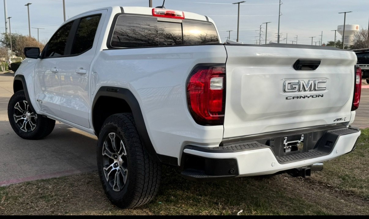 Used 2025 GMC Canyon AT4 w/ AT4 Premium Package image 4
