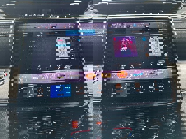 Used 2024 Jeep Grand Cherokee Limited w/ Black Appearance Package image 27