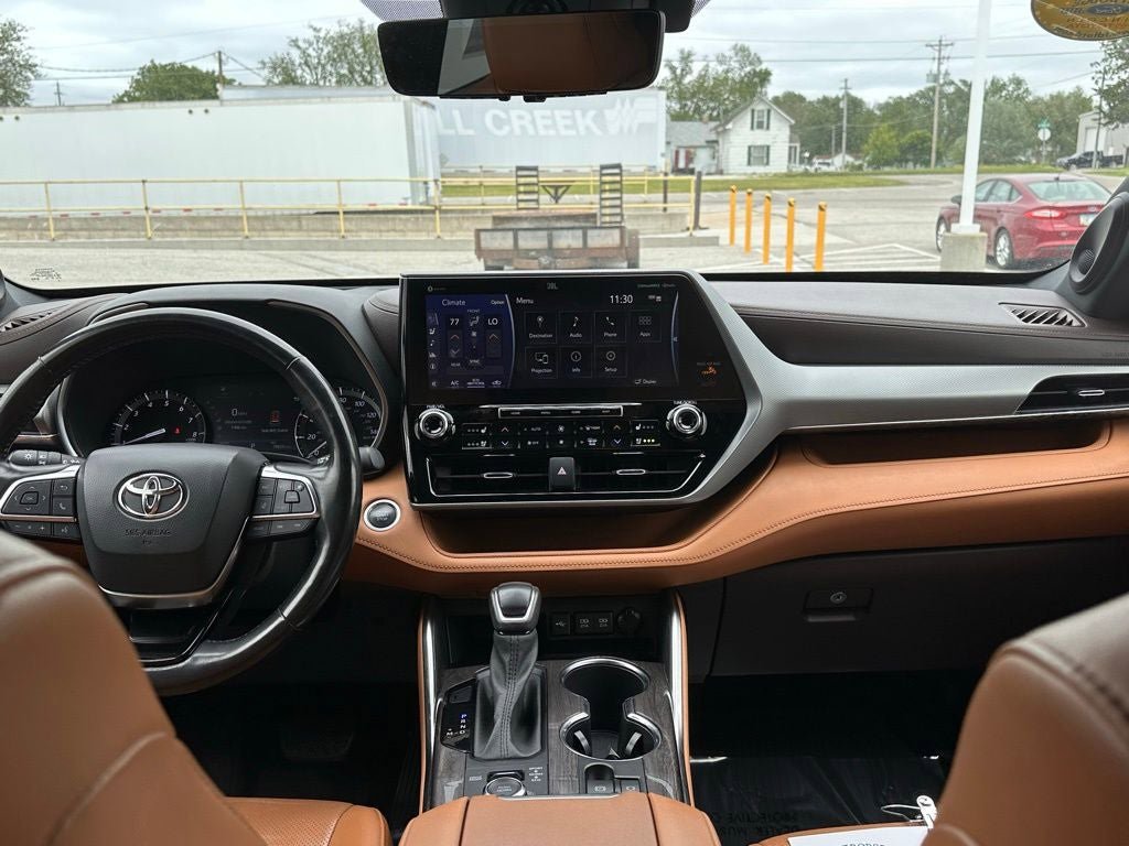 Used 2021 Toyota Highlander Platinum AWD/4WD image 38