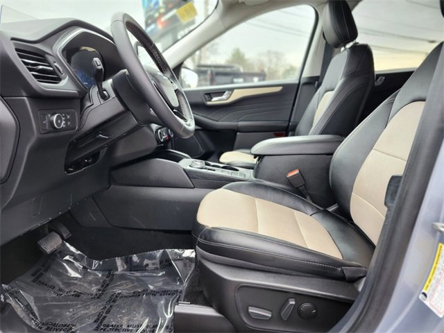 Certified 2022 Ford Escape Titanium w/ Titanium Elite Package image 18