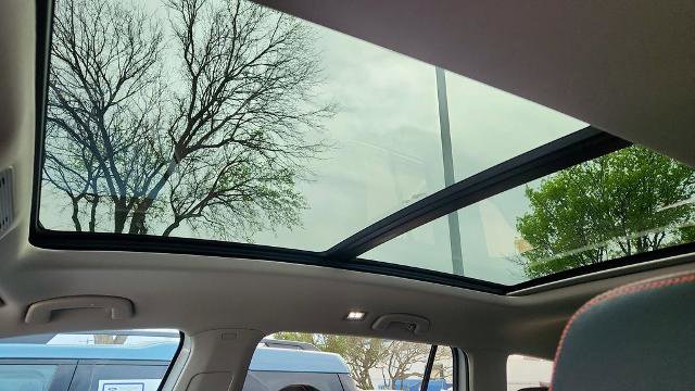 Used 2025 Volkswagen Atlas Peak Edition SE image 12