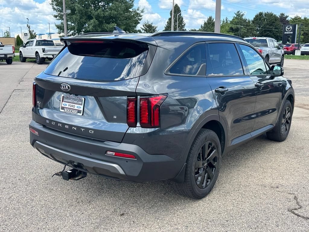 Used 2021 Kia Sorento S w/ Panoramic Sunroof Package AWD/4WD image 5