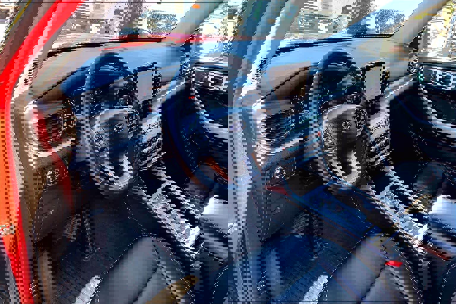 Certified 2021 Ford Explorer XLT w/ Equipment Group 202A image 15