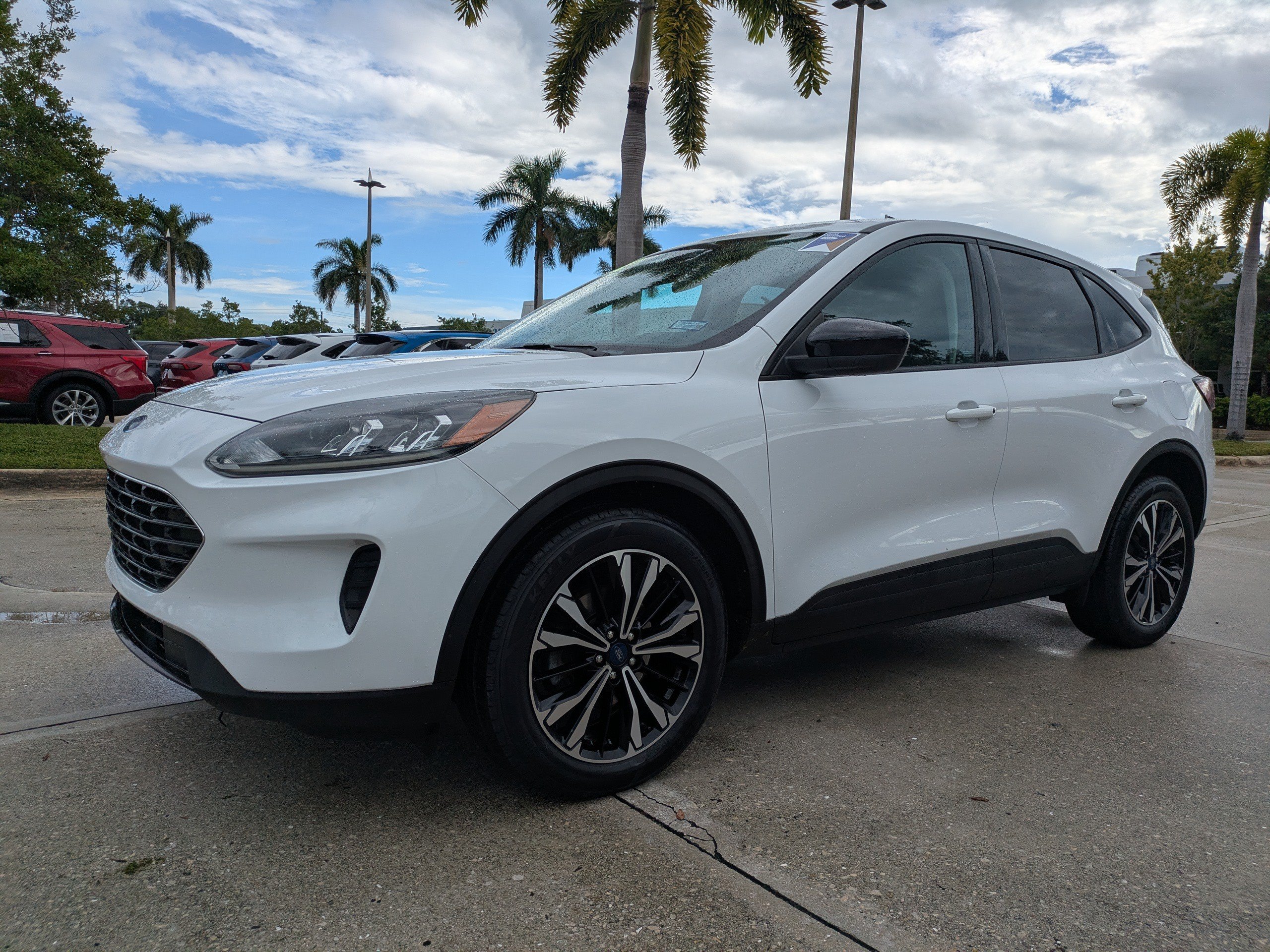 Certified 2022 Ford Escape SE w/ SE Sport Appearance Package AWD/4WD image 7