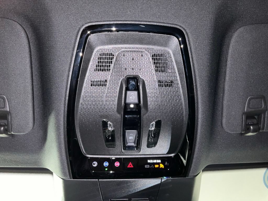 Used 2024 Cadillac Lyriq Luxury AWD/4WD image 22