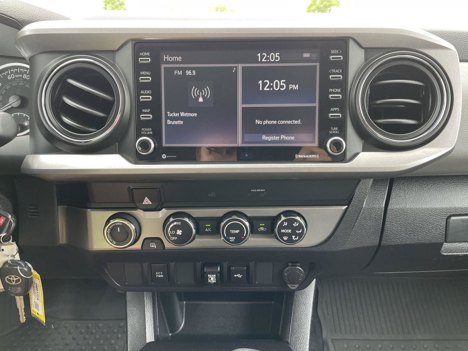 Used 2020 Toyota Tacoma SR5 AWD/4WD image 22