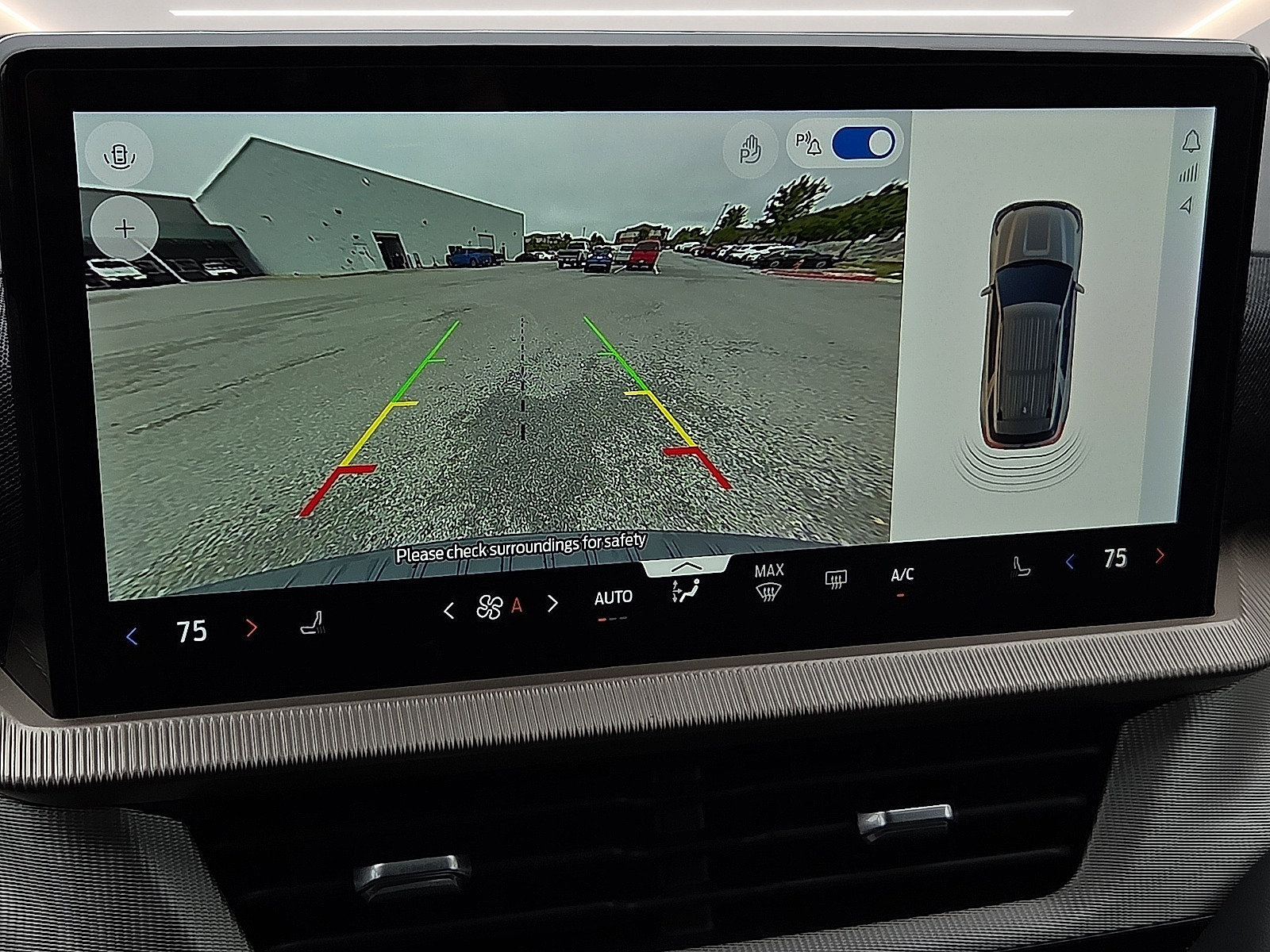 Certified 2025 Ford Explorer Active RWD image 17