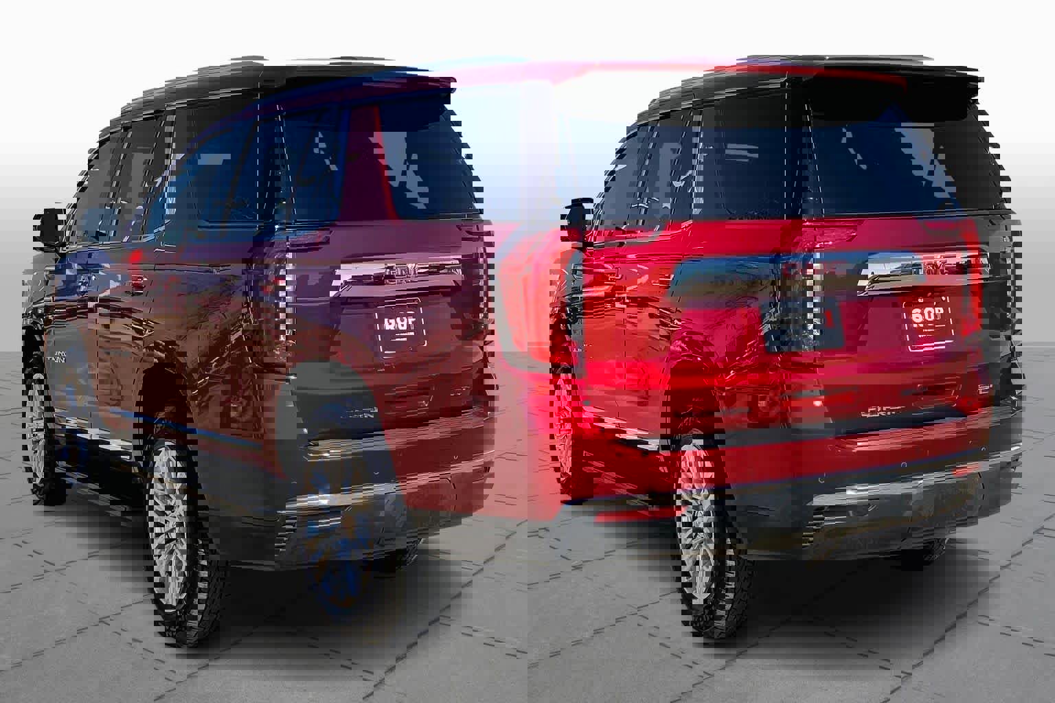 Used 2024 GMC Yukon SLT w/ SLT Premium Package image 4