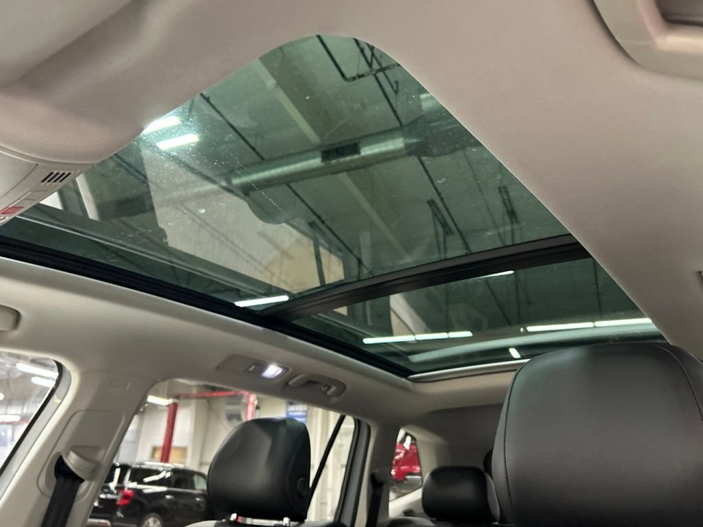Used 2018 Volkswagen Tiguan SE w/ Panoramic Sunroof Package AWD/4WD image 24