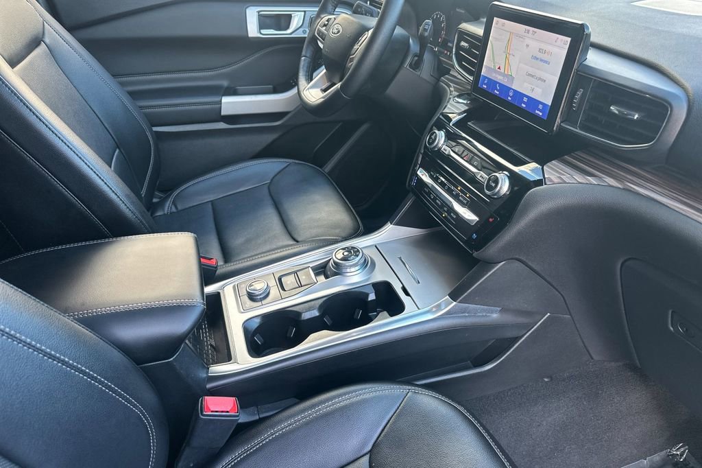 Certified 2023 Ford Explorer Limited w/ Hybrid Equipment Group 310A image 19