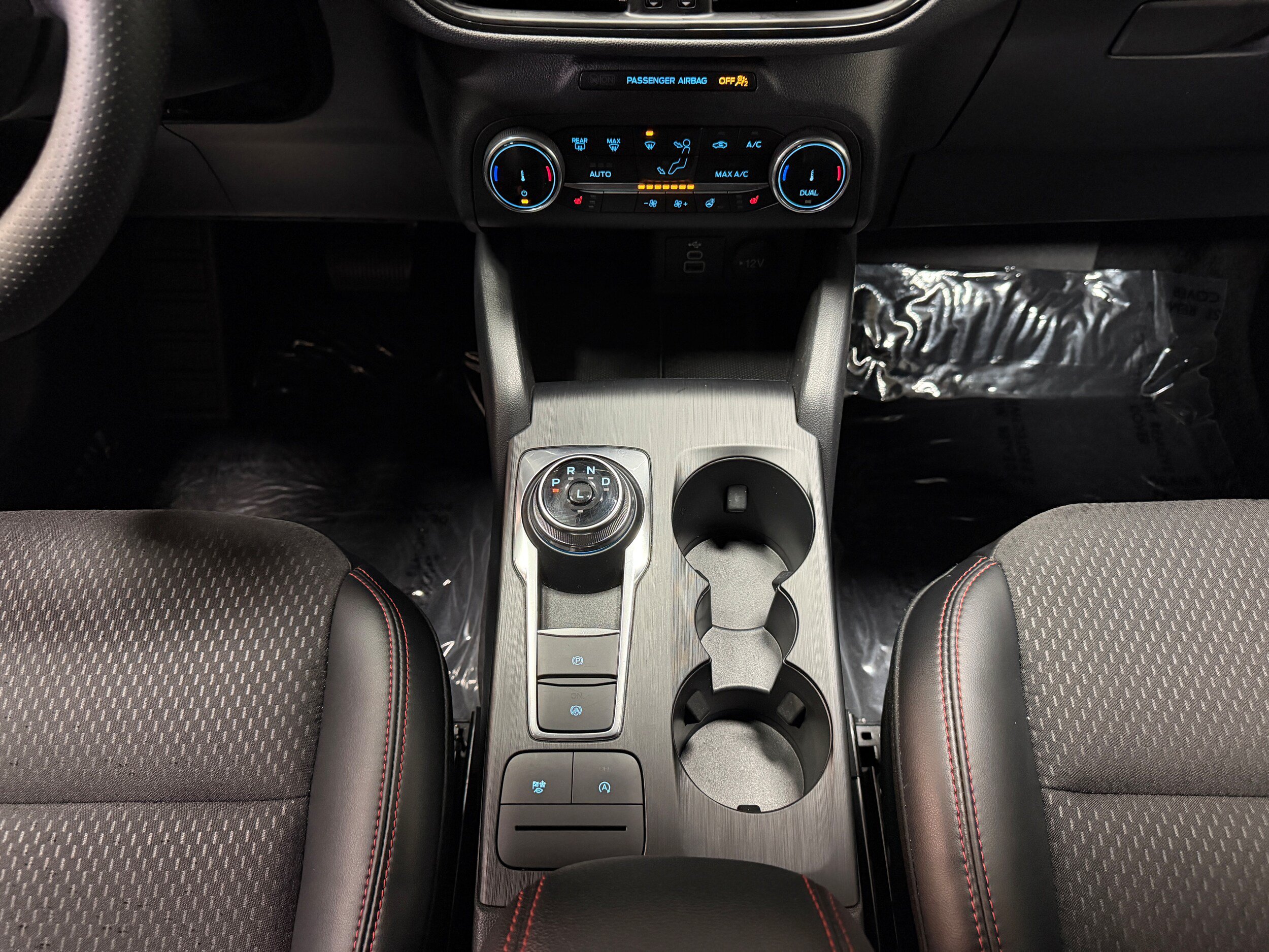 Certified 2025 Ford Escape ST-Line Select AWD/4WD image 26