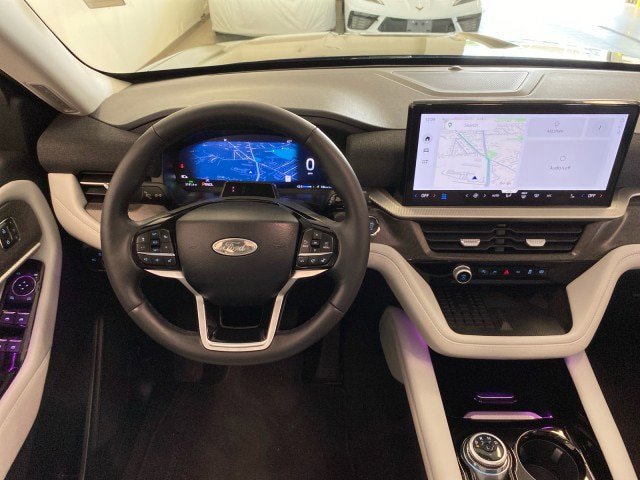 Certified 2025 Ford Explorer Platinum w/ LUX Leather Package AWD/4WD image 13