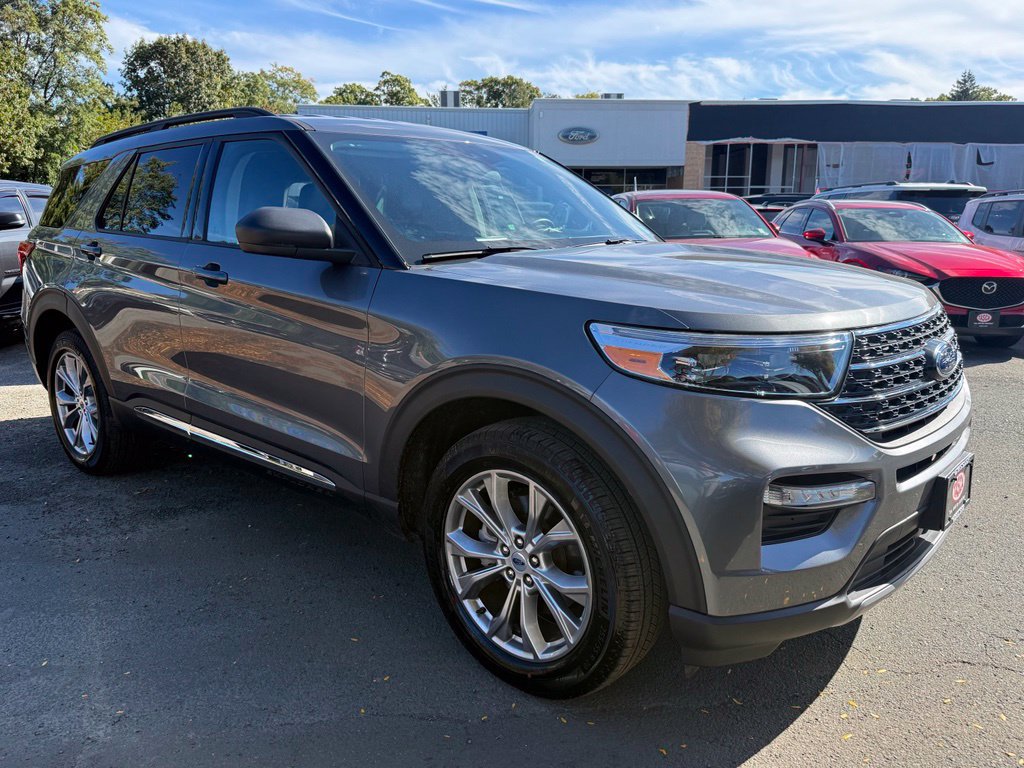 Certified 2023 Ford Explorer XLT w/ Equipment Group 202A AWD/4WD image 4