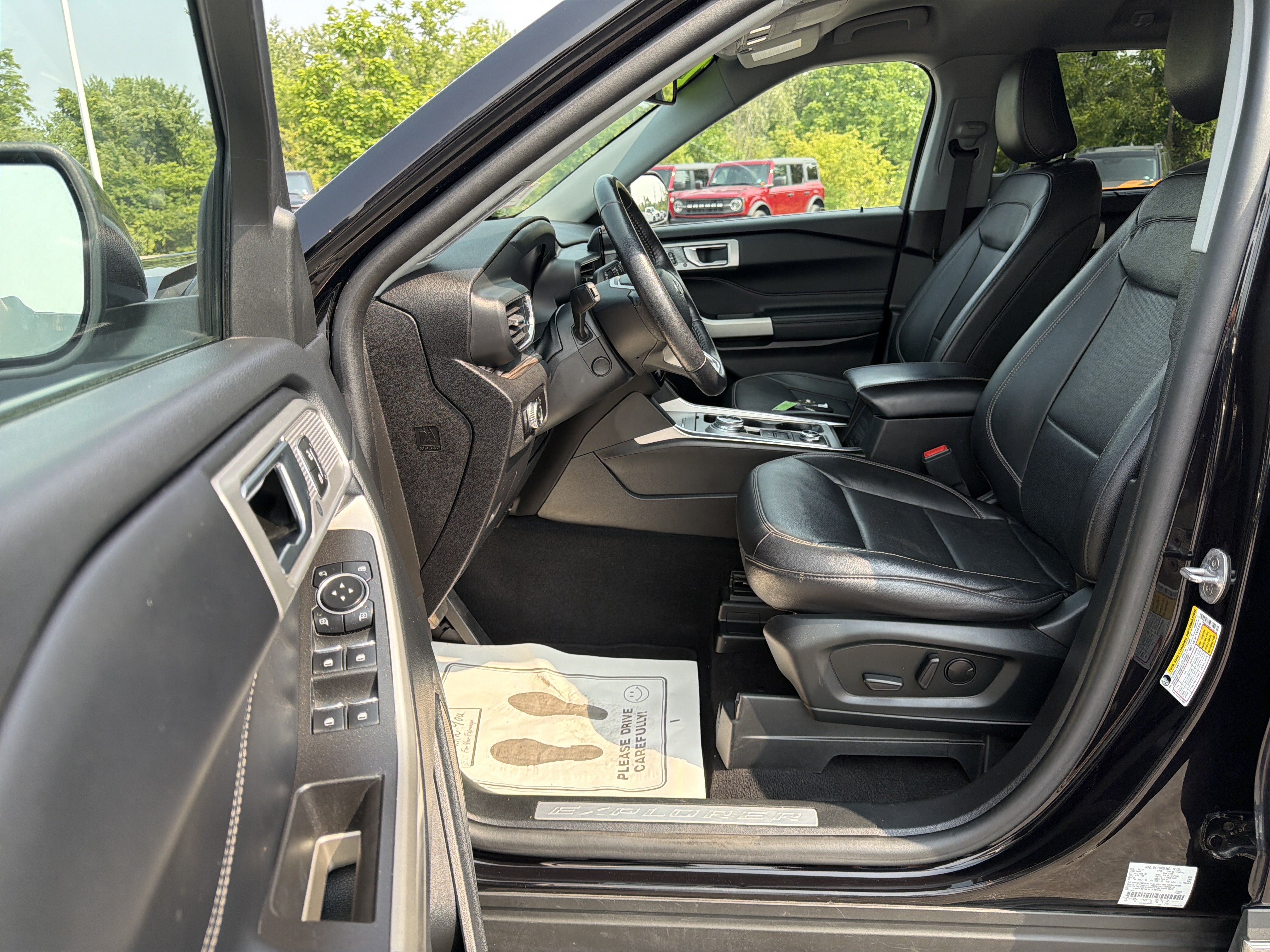 Certified 2023 Ford Explorer Limited w/ Equipment Group 301A AWD/4WD image 13