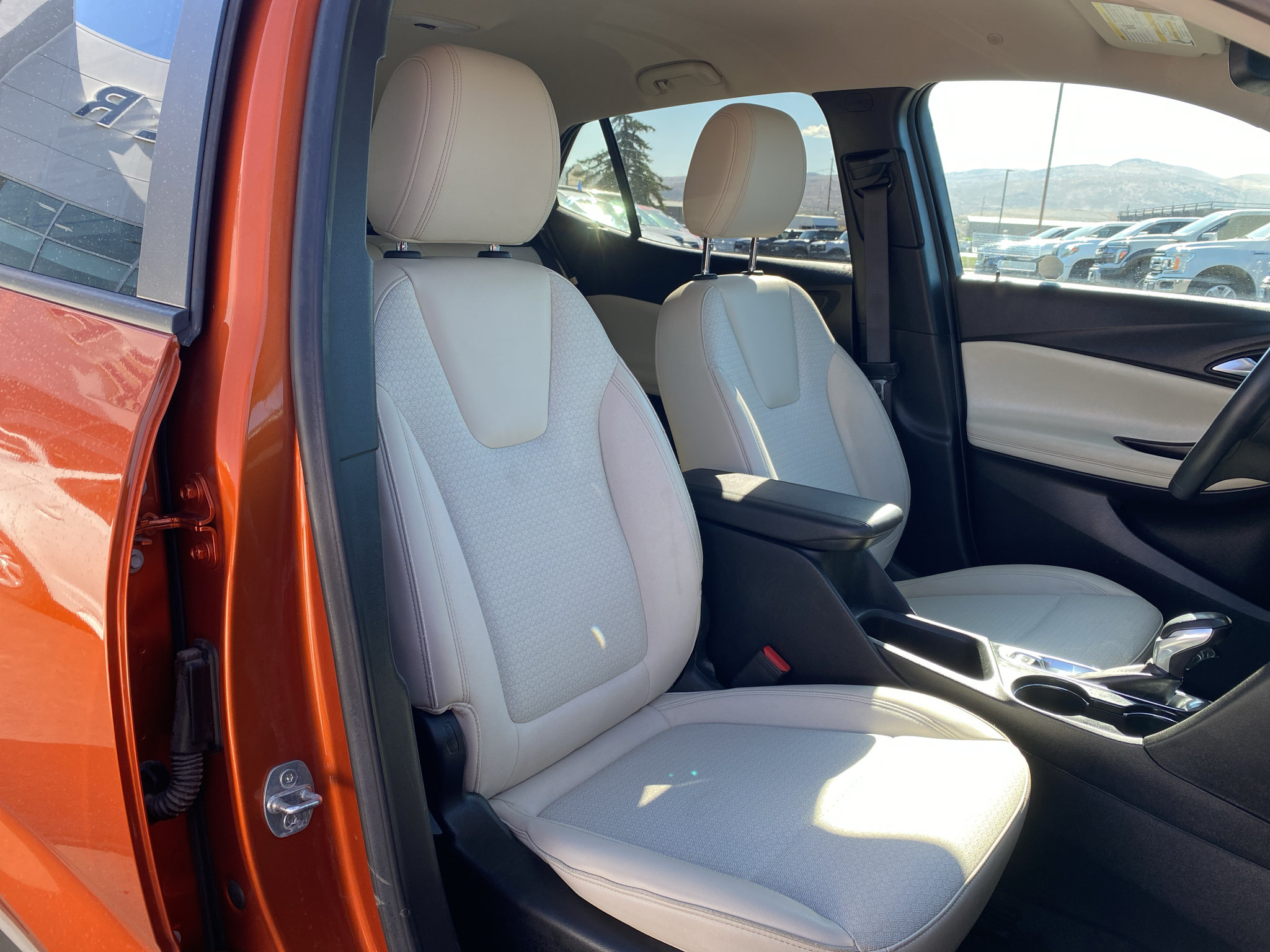Used 2023 Buick Encore GX Preferred w/ Cold Weather Comfort Package FWD image 5