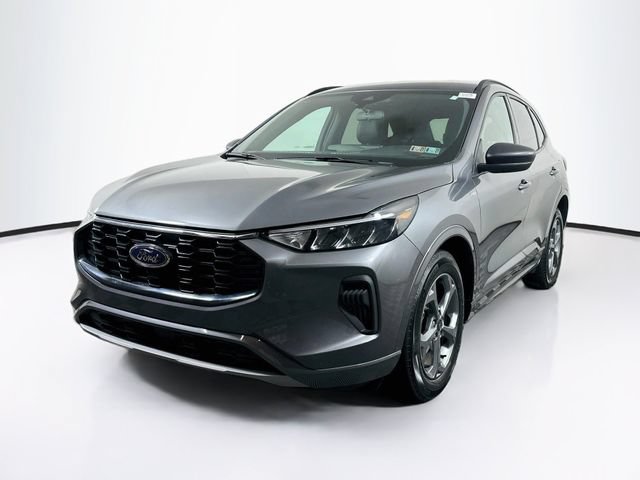 Certified 2023 Ford Escape ST-Line w/ Tech Pack #1 AWD/4WD image 3