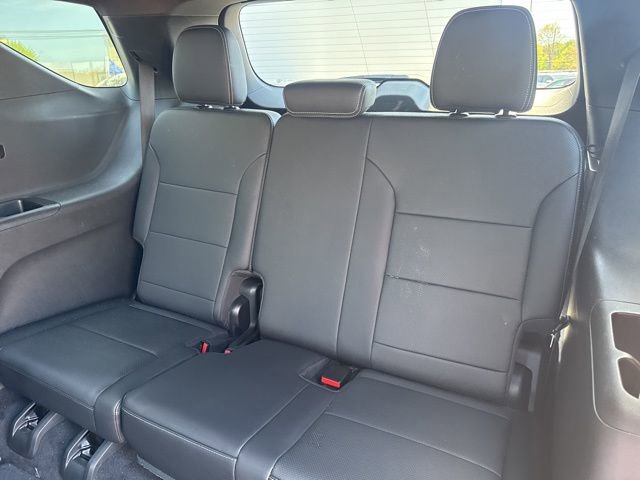 Used 2025 Chevrolet Traverse LT AWD/4WD image 38
