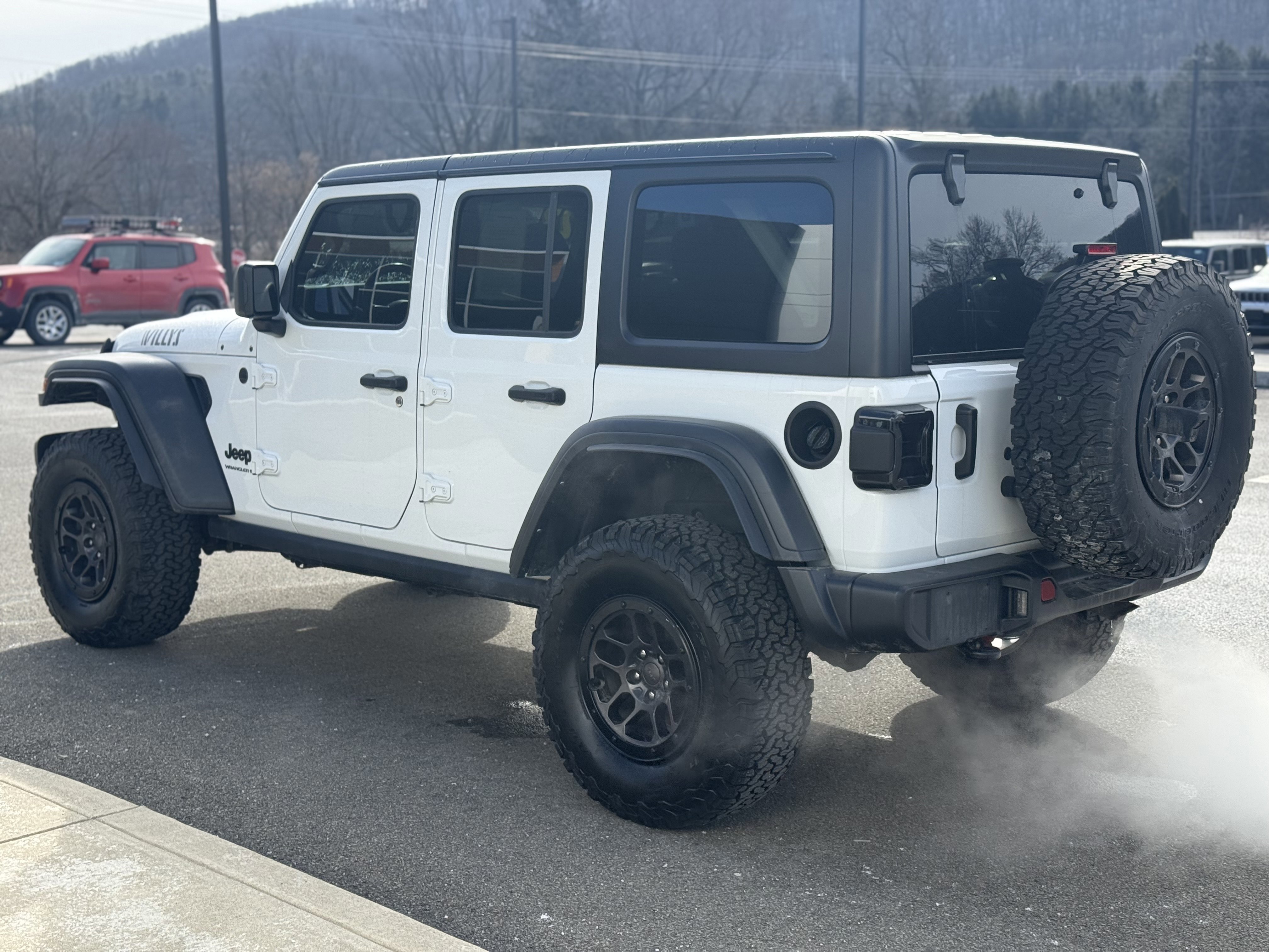 Used 2023 Jeep Wrangler Unlimited Sport AWD/4WD image 2