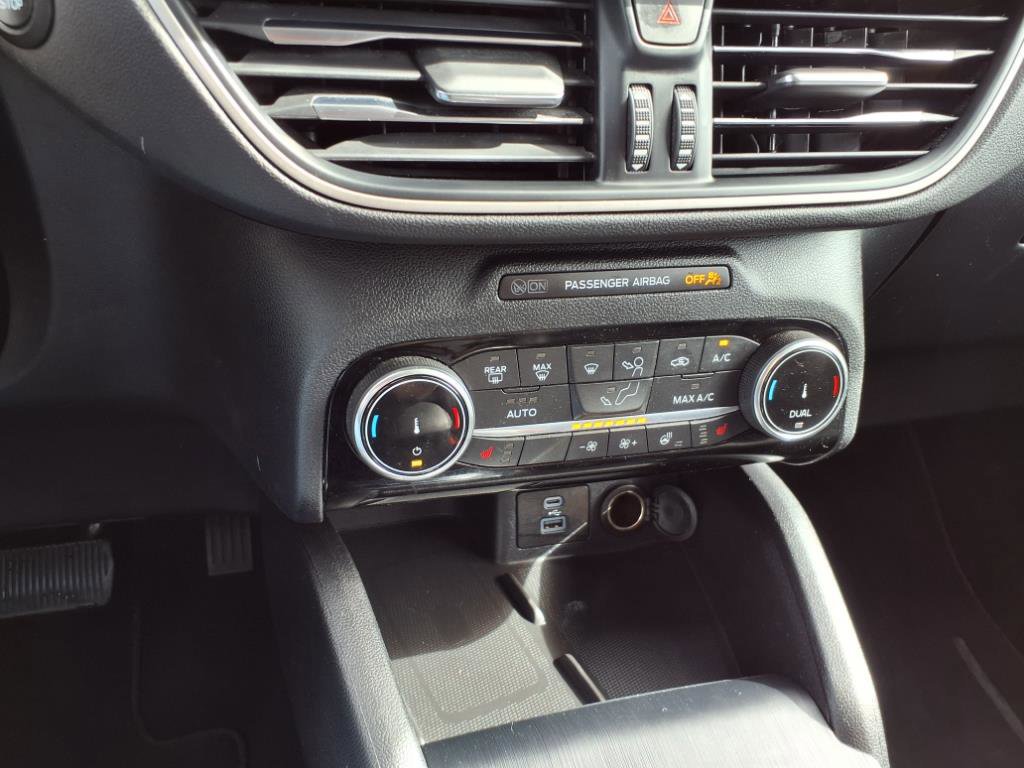 Certified 2022 Ford Escape SEL w/ SEL Stealth AWD Package image 19